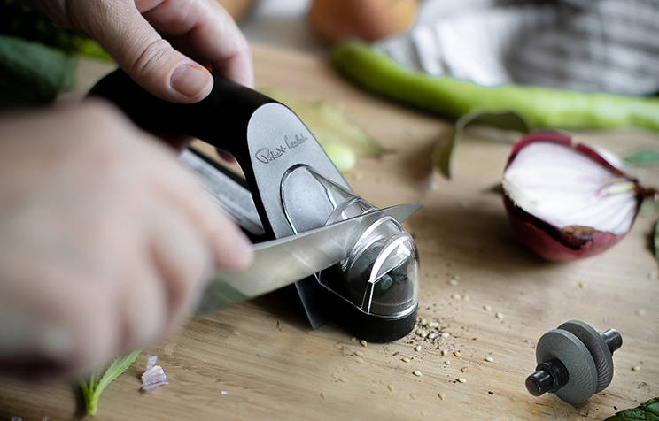 How to keep your kitchen knives sharp
