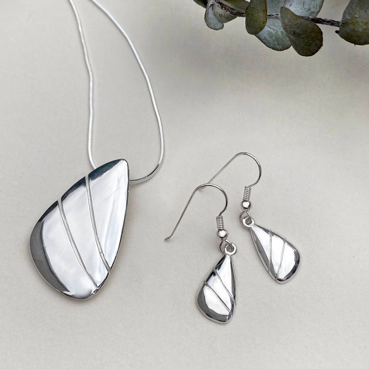 Isla Necklace and Earrings Set