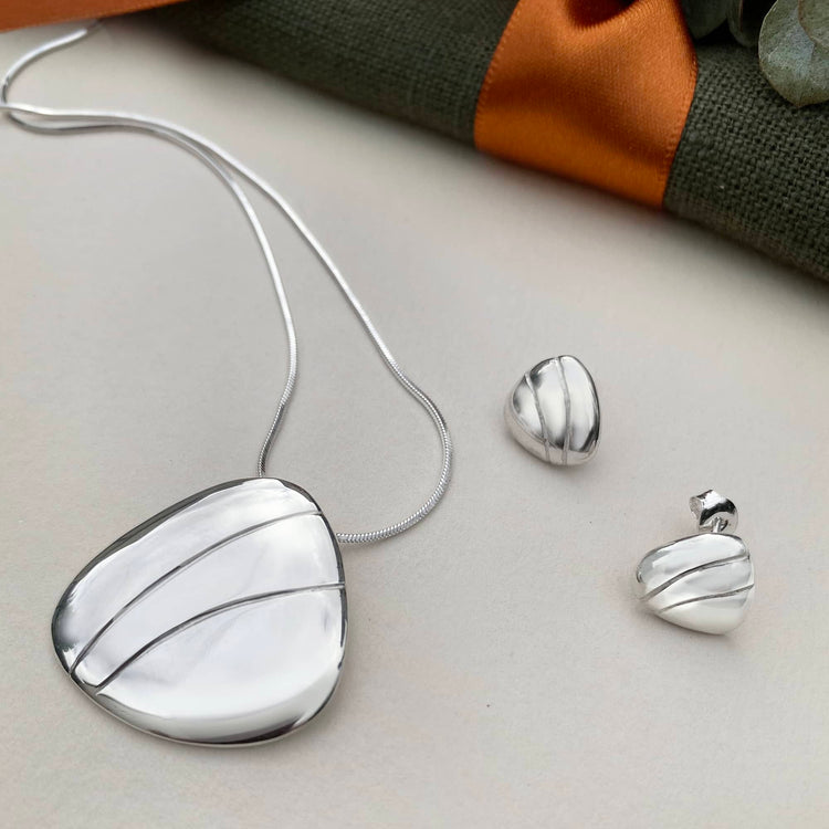 Skye Necklace and Earrings Set